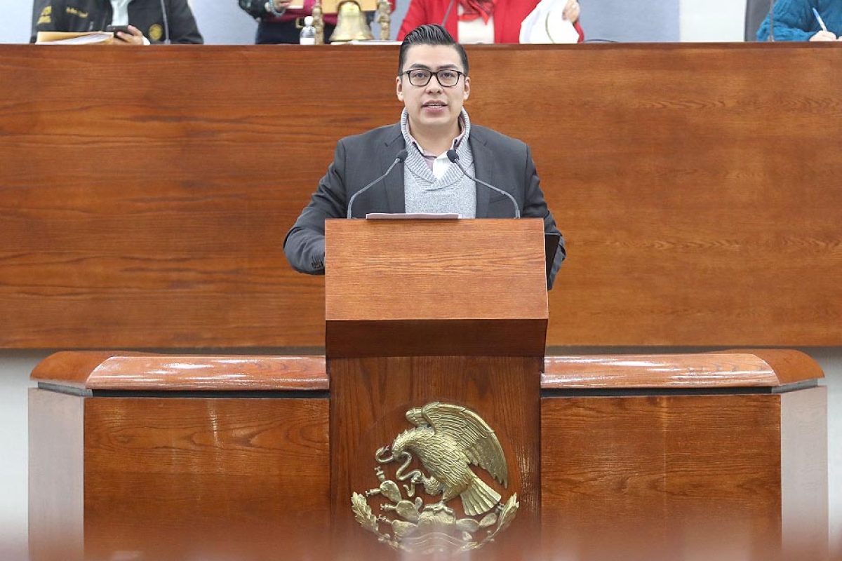 Dip. Cuauhtlu Fernando Badillo Moreno